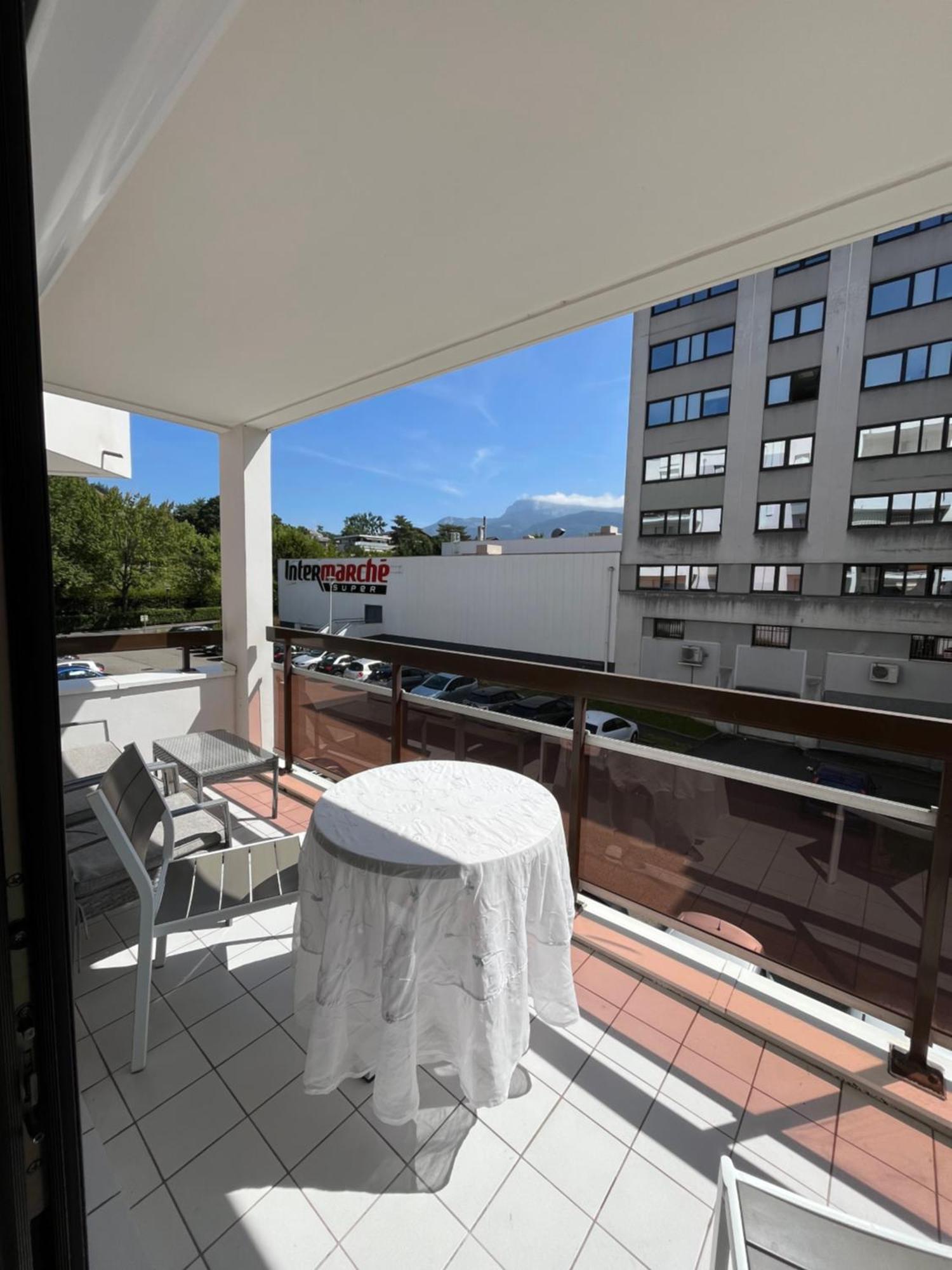 Cocon Annecy 2024 Grand Balcon Le Lac Et Centre Ville A Pied Exterior photo